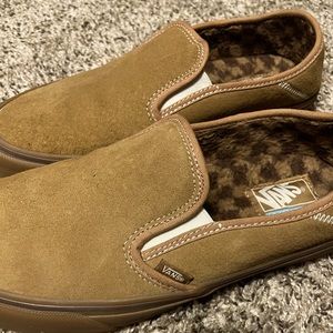 Super comfy chilling vans men’s 10